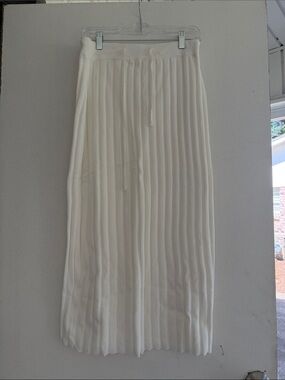 Women's Cream Pleated Knit Maxi Skirt